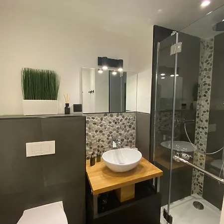 Seeblickapp Kleine Auszeit, 5 Etage Mit Balkon Apartment *